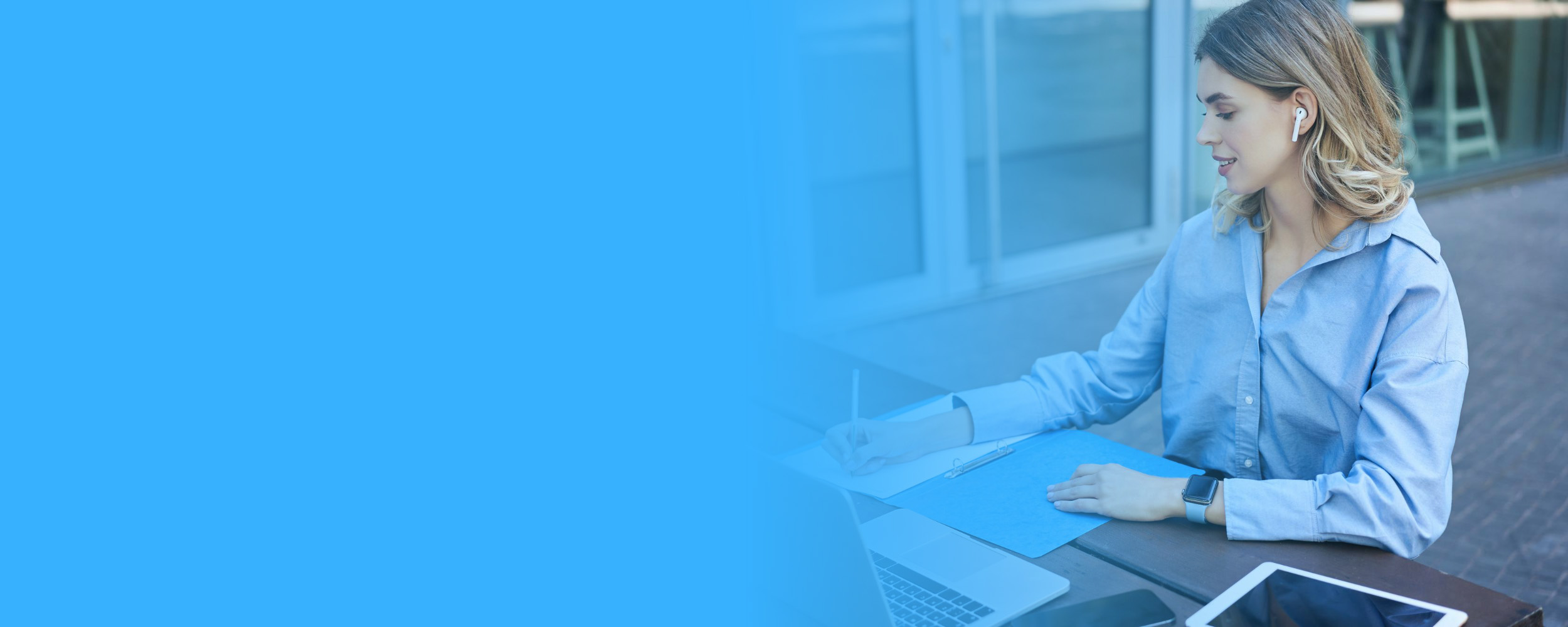 Audio and video transcription with speaker identification and timecodes